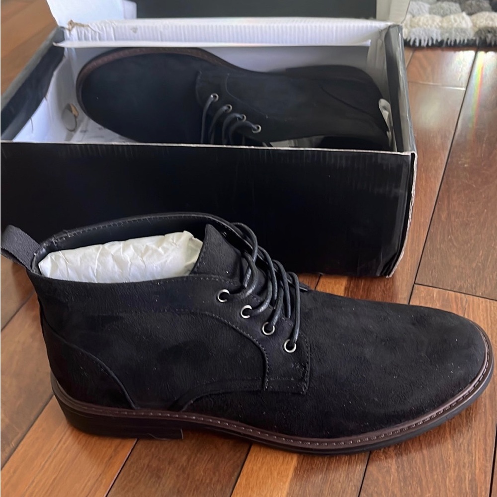 NWT! ALFANI NAVY SUEDE CHUCKA BOOTS 10M